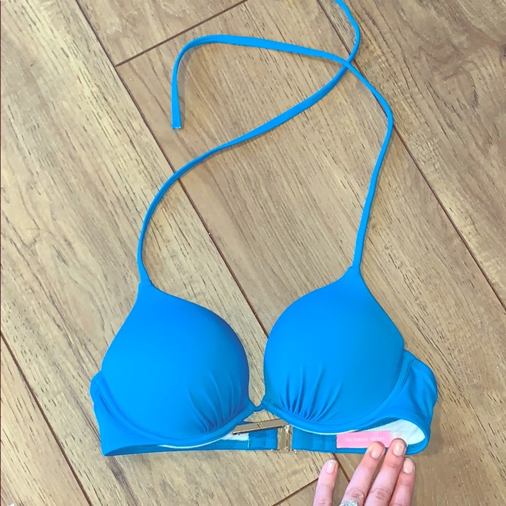 Bombshell Victoria Secret bathing suit top